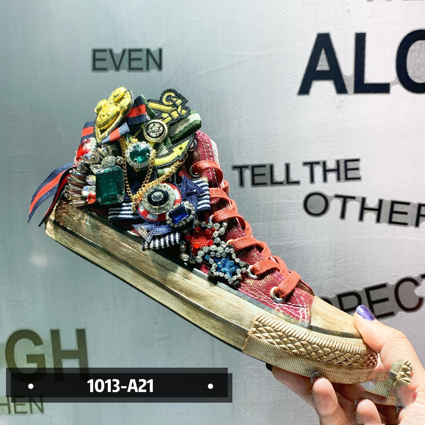 Beaded Medal British Style Flat Canvas High Bang Canvas Shoes